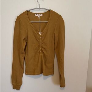 AMO Golden Long Sleeve Tee